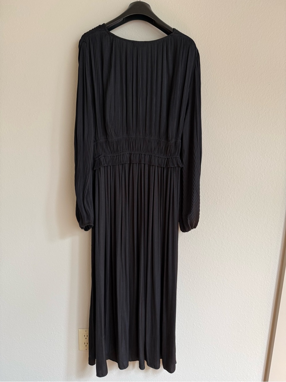 Current Air Black Pleated V-Neck Maxi Dress - Picture 2 of 4